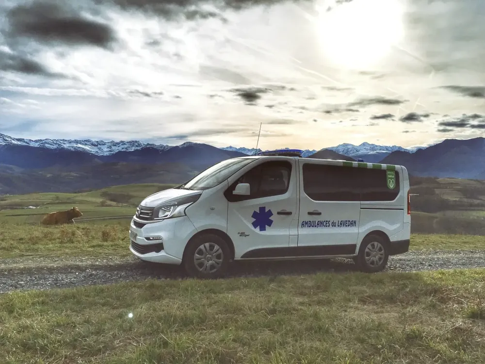 ambulance des Ambulances Taxis  Du Lavedan & Leader